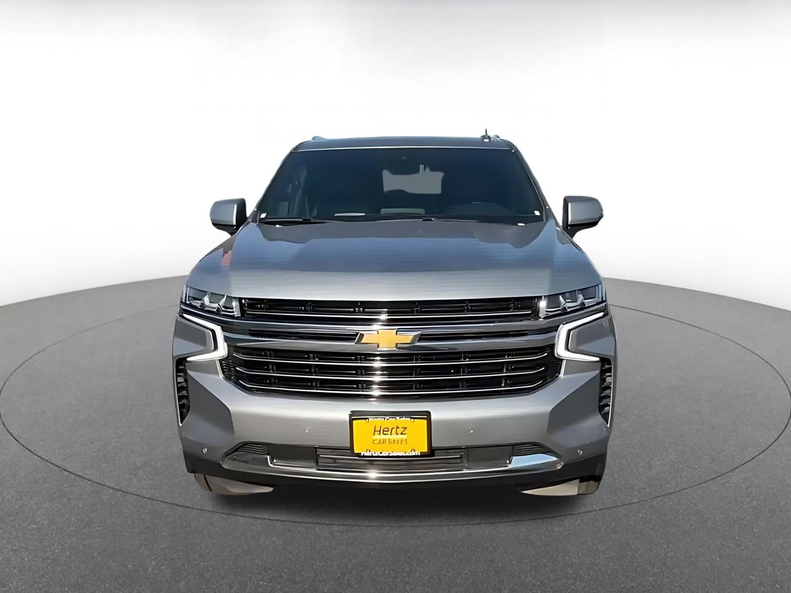 Used 2024 Chevrolet Suburban LT RWD image 4