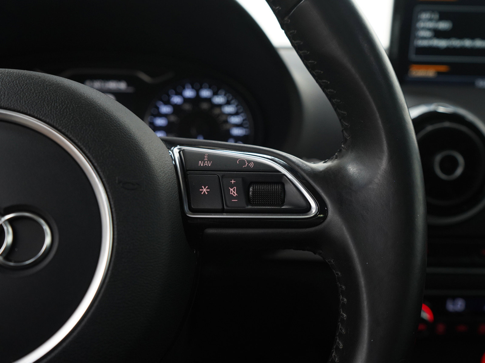 Used 2016 Audi A3 e-tron Premium w/ Audi MMI Navigation Plus FWD image 26
