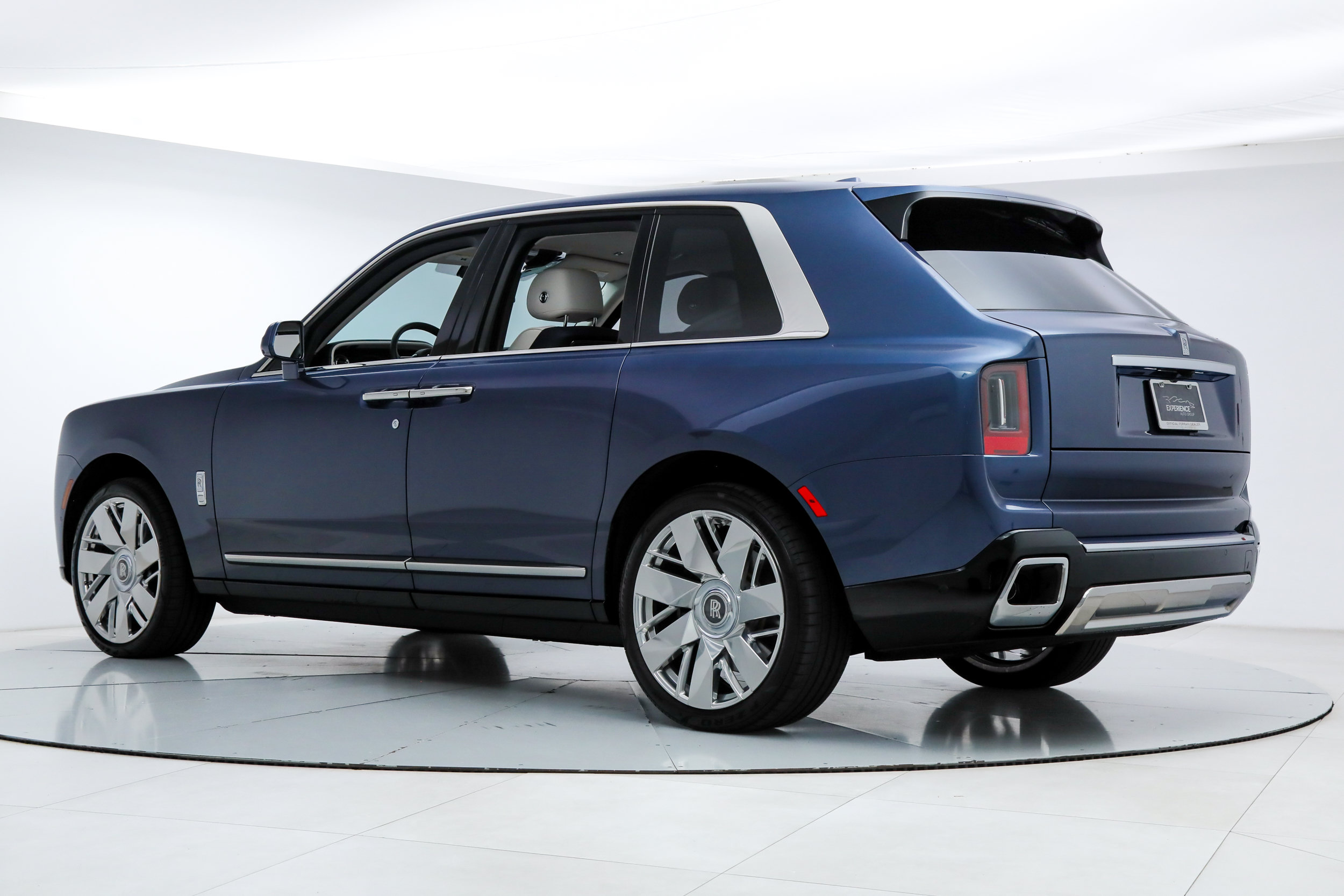 Used 2026 Rolls-Royce Cullinan AWD/4WD image 3