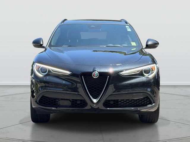 Used 2023 Alfa Romeo Stelvio Ti AWD/4WD image 2
