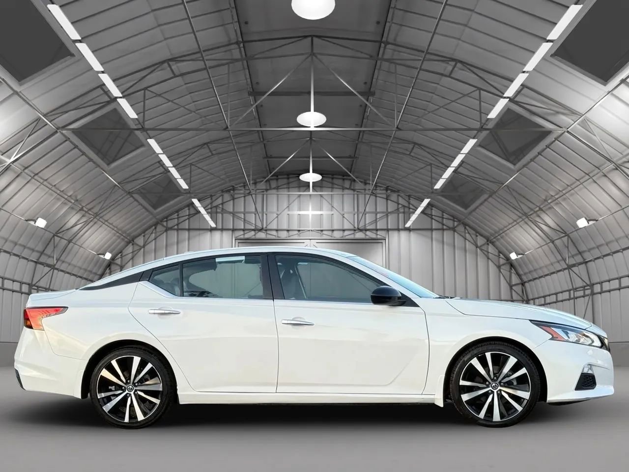 Used 2022 Nissan Altima 2.5 SR FWD image 7