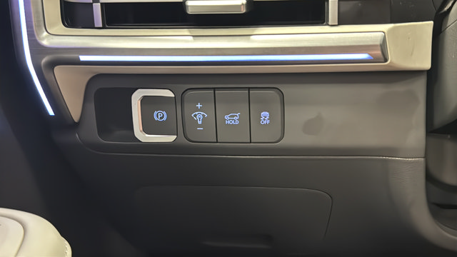 Used 2024 Hyundai Santa Fe Calligraphy AWD/4WD image 32