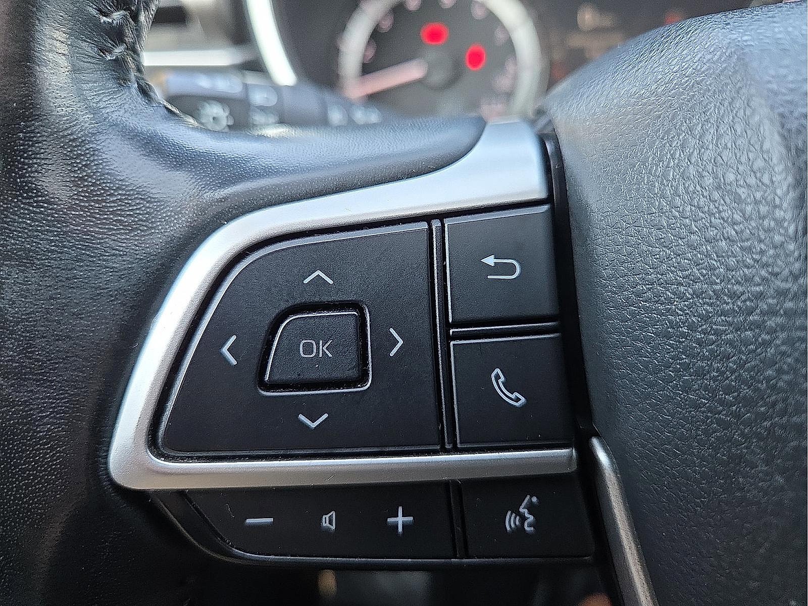 Used 2023 Toyota Highlander L image 22