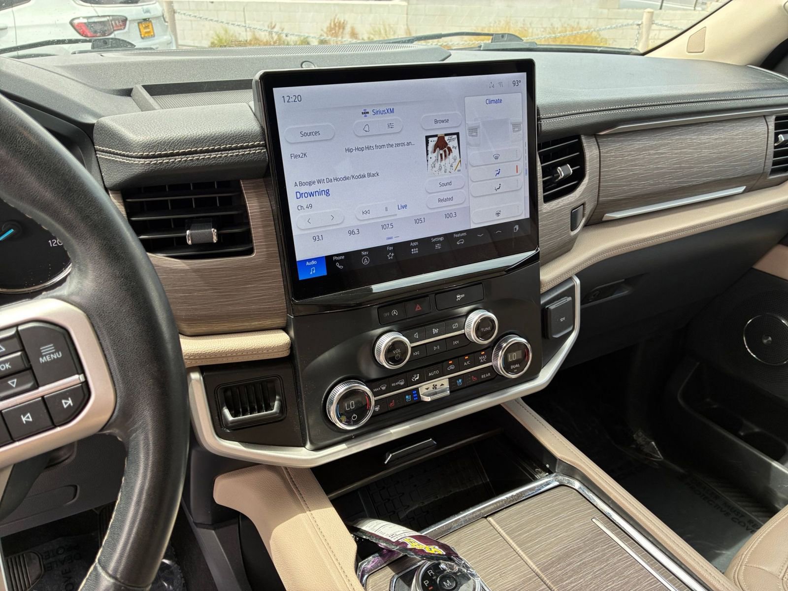 Used 2024 Ford Expedition Limited RWD image 17