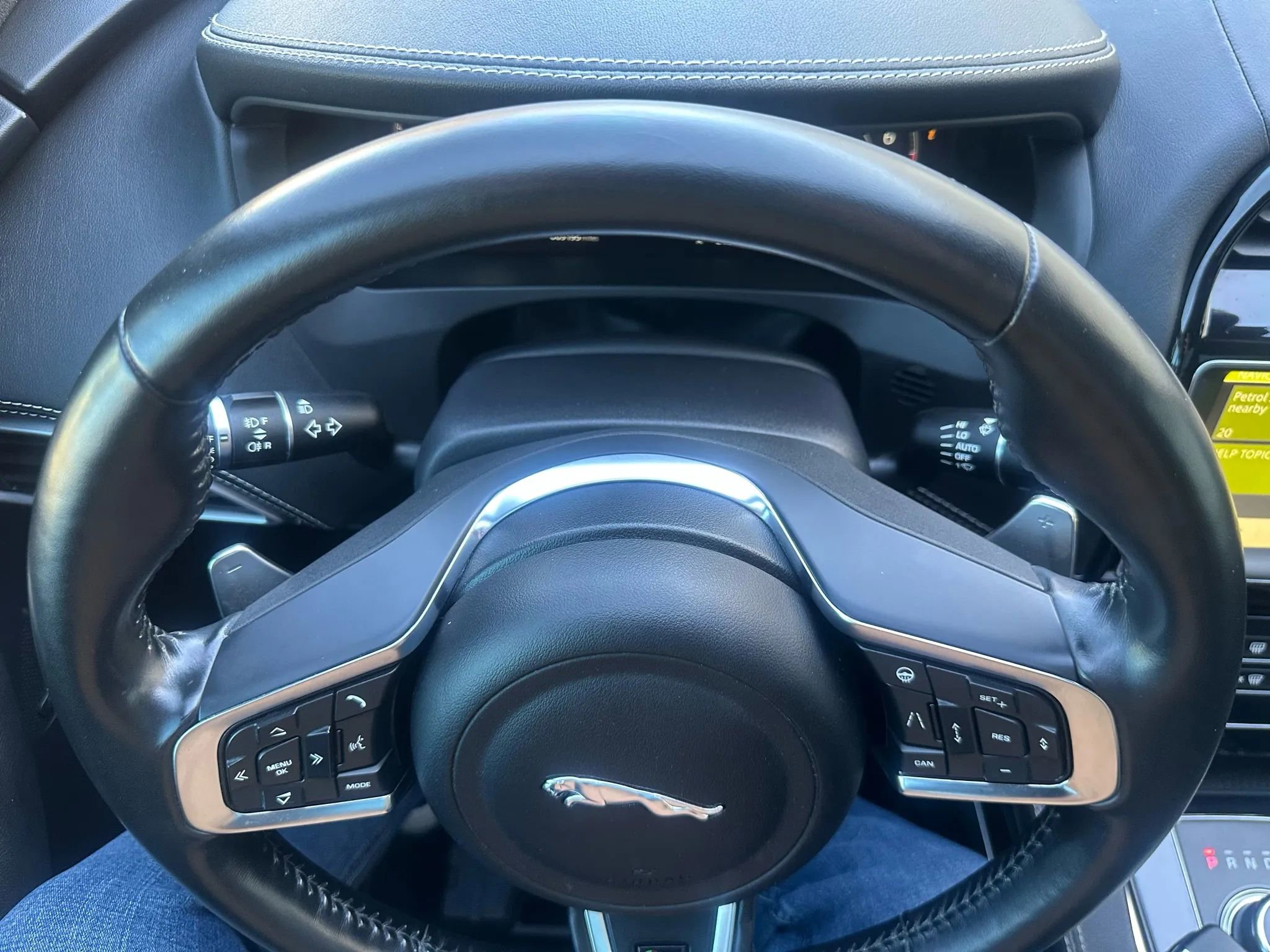 Used 2019 Jaguar F-PACE S AWD/4WD image 34