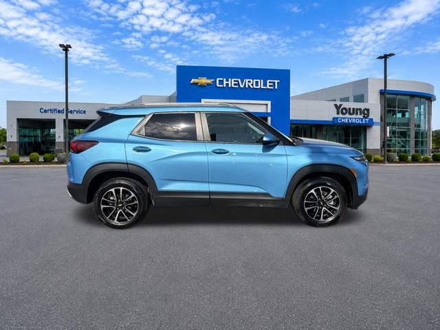 Used 2025 Chevrolet TrailBlazer LT AWD/4WD image 8