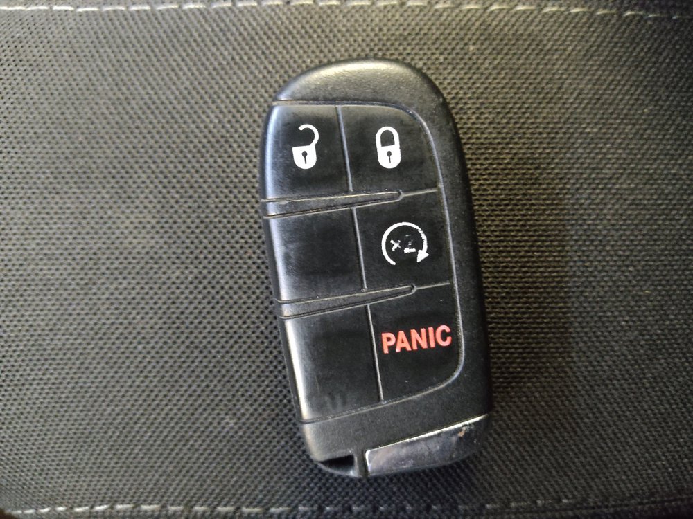 Used 2017 Jeep Renegade Latitude FWD image 32