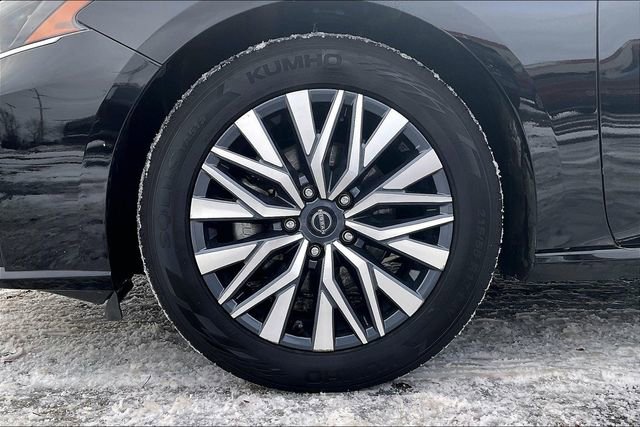 Used 2024 Nissan Altima 2.5 SV image 10