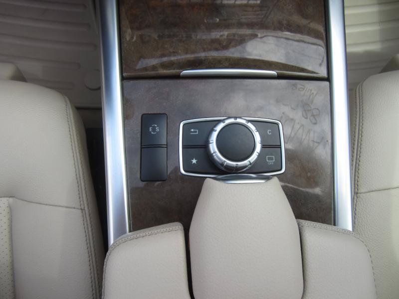 Used 2016 Mercedes-Benz E 350 4MATIC Sedan image 25
