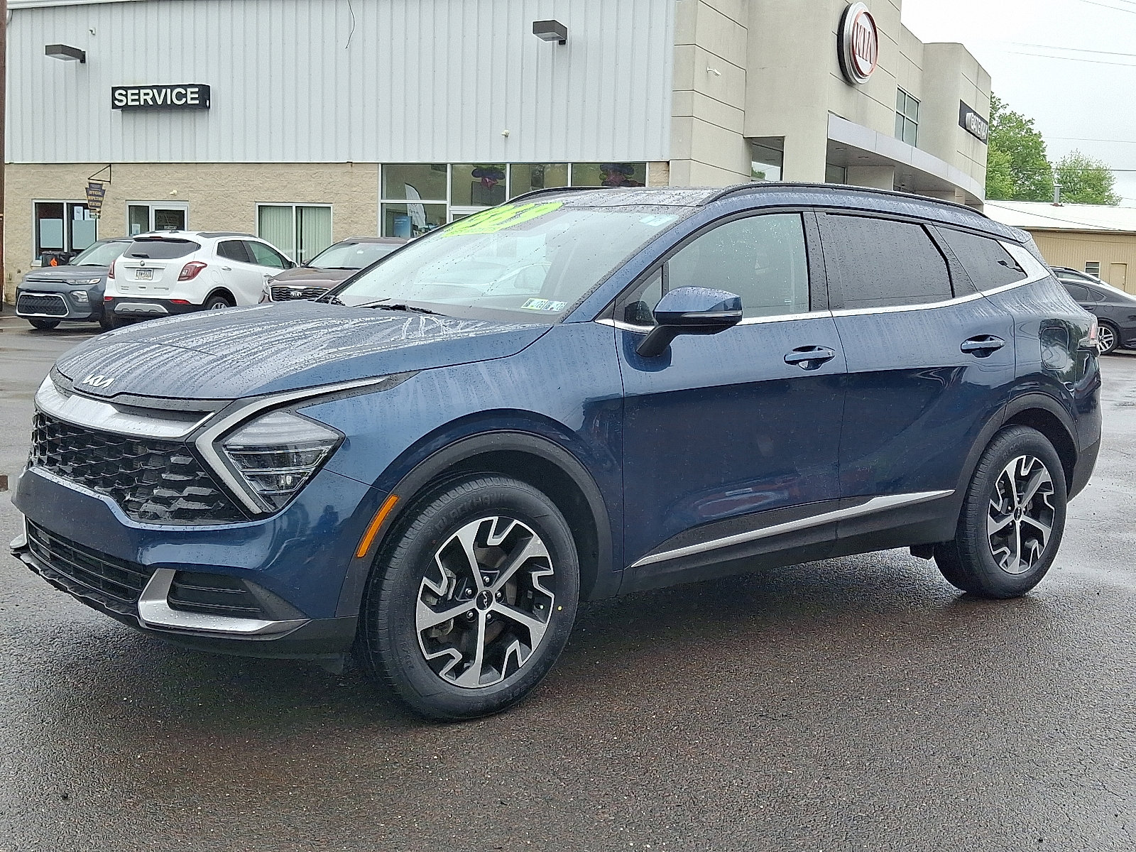 Used 2024 Kia Sportage EX w/ EX Premium Package image 3