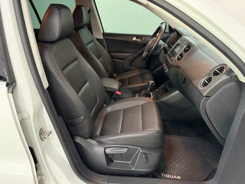 Used 2017 Volkswagen Tiguan Wolfsburg Edition image 17