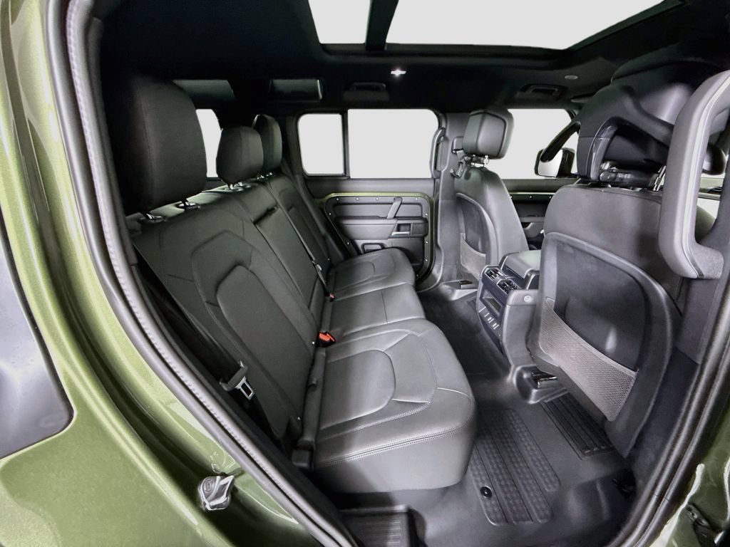 New 2026 Land Rover Defender 110 X-Dynamic SE AWD/4WD image 22