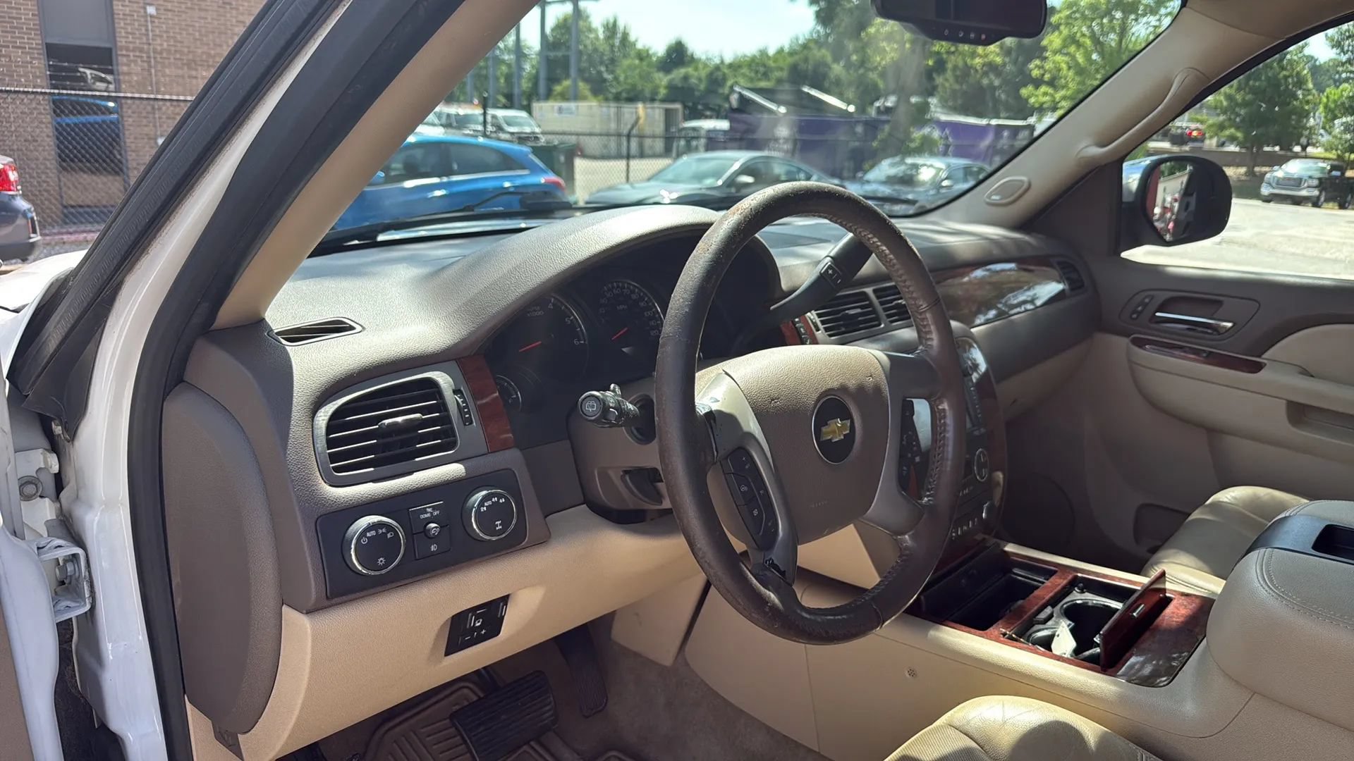 Used 2014 Chevrolet Suburban LTZ AWD/4WD image 14