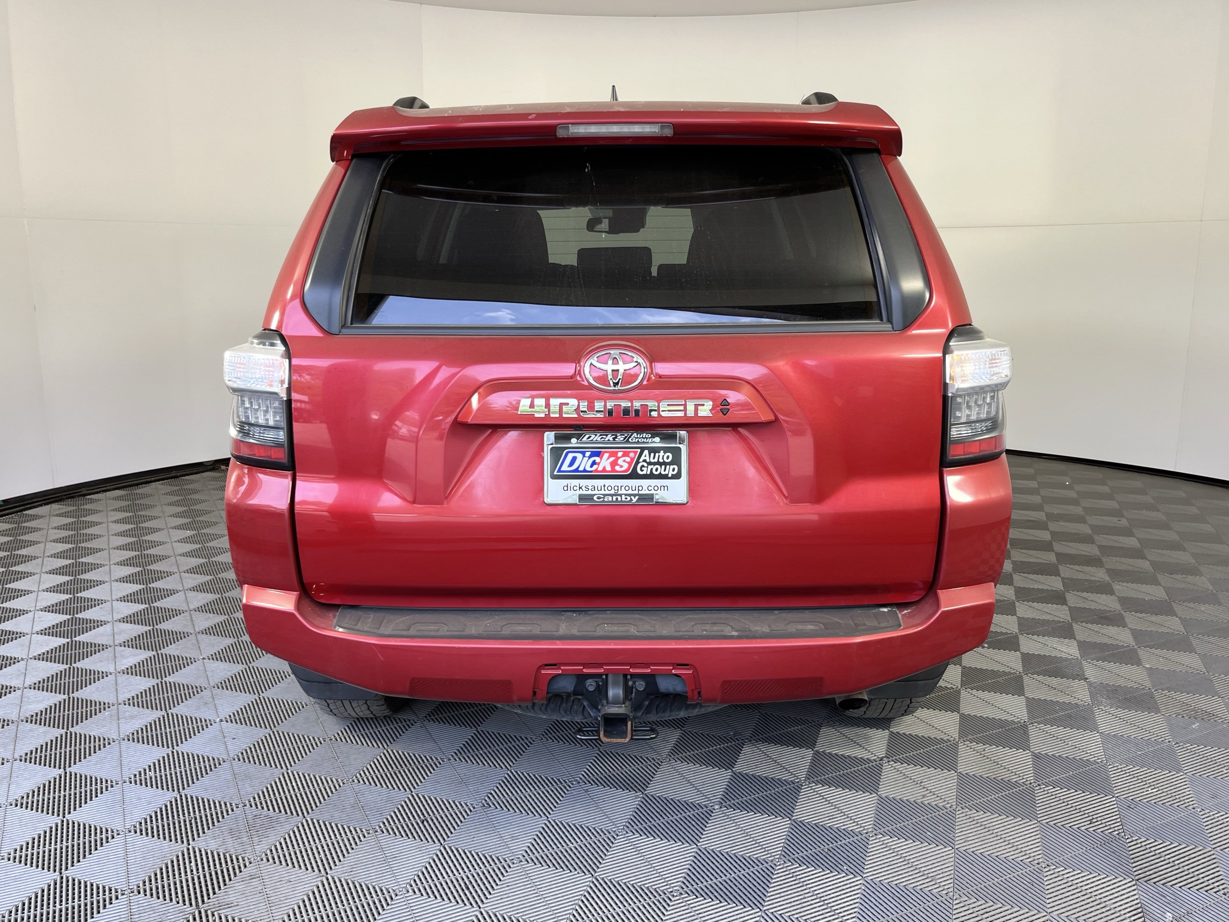 Used 2024 Toyota 4Runner SR5 AWD/4WD image 4