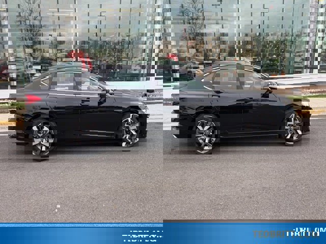 Used 2025 Acura TLX w/ Technology Package image 9