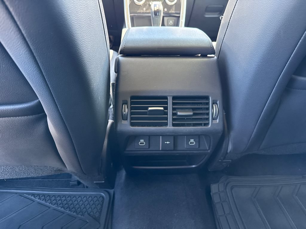 Used 2021 Land Rover Discovery Sport SE AWD/4WD image 11