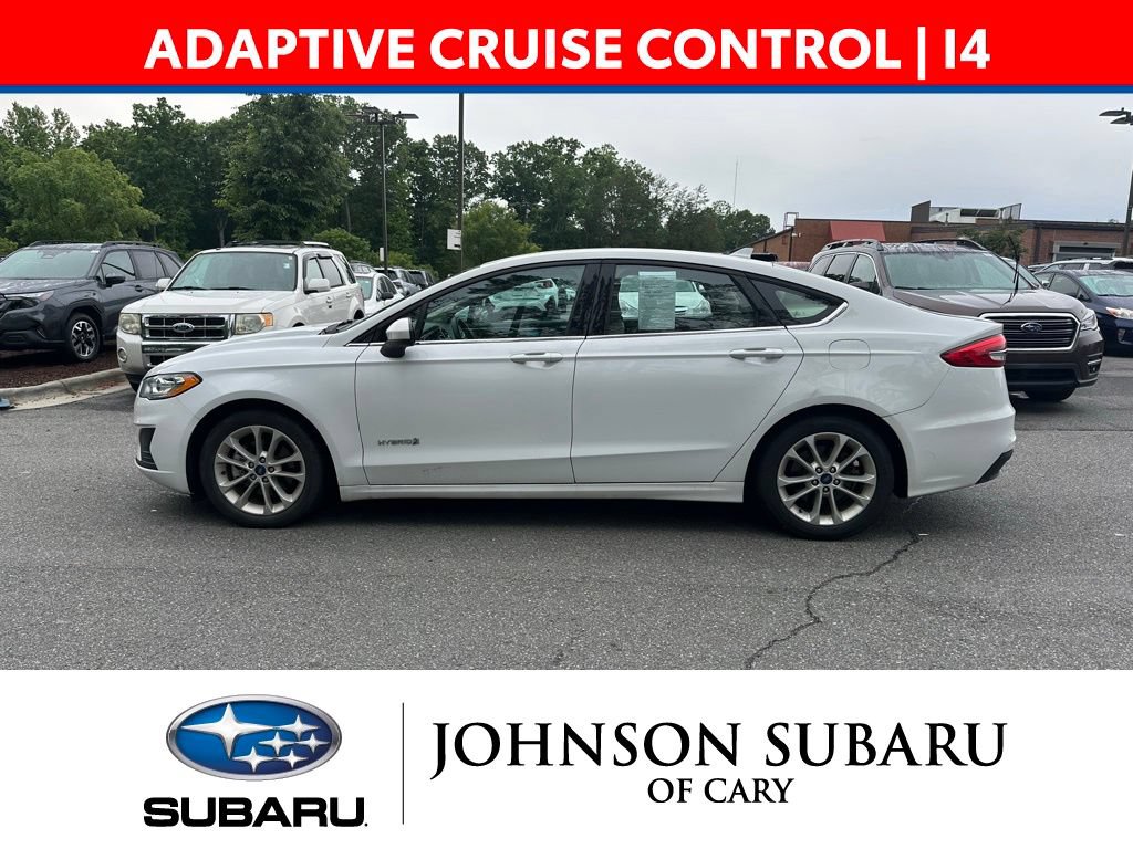 Used 2019 Ford Fusion SE FWD image 2