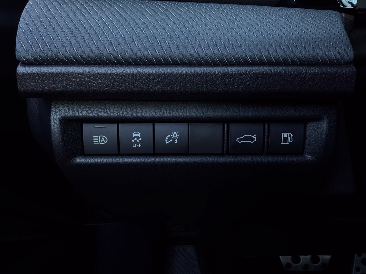 New 2026 Toyota Camry Hybrid FWD image 22