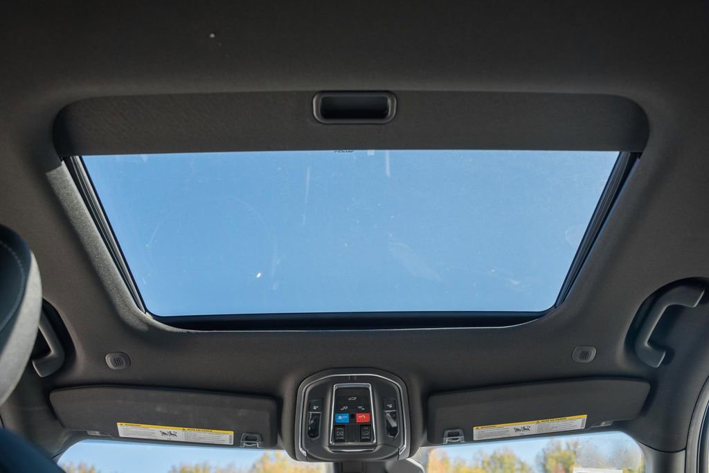 New 2025 Jeep Grand Cherokee Laredo X w/ Luxury Tech Group I image 31