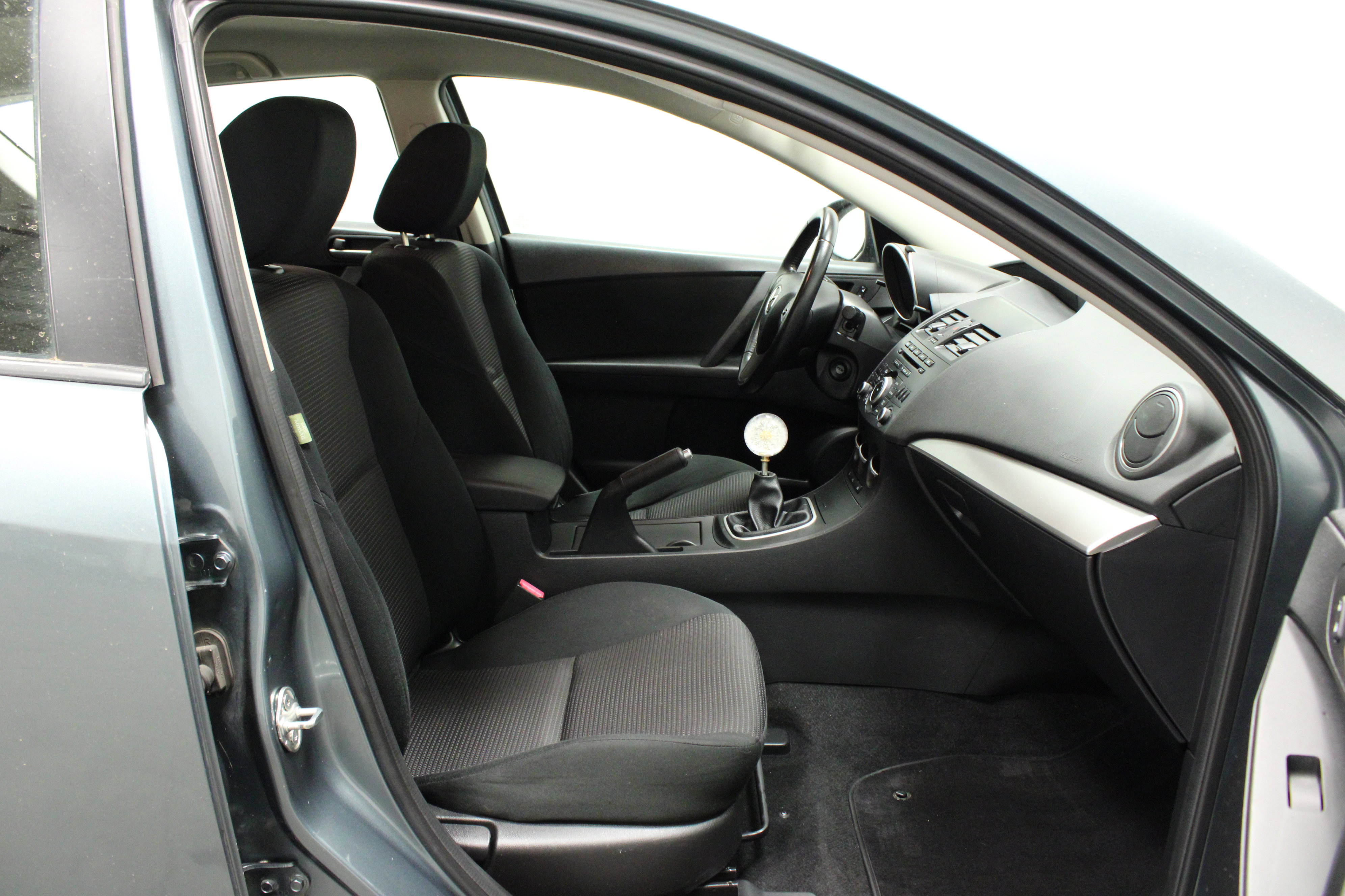 Used 2012 MAZDA MAZDA3 i Touring image 12