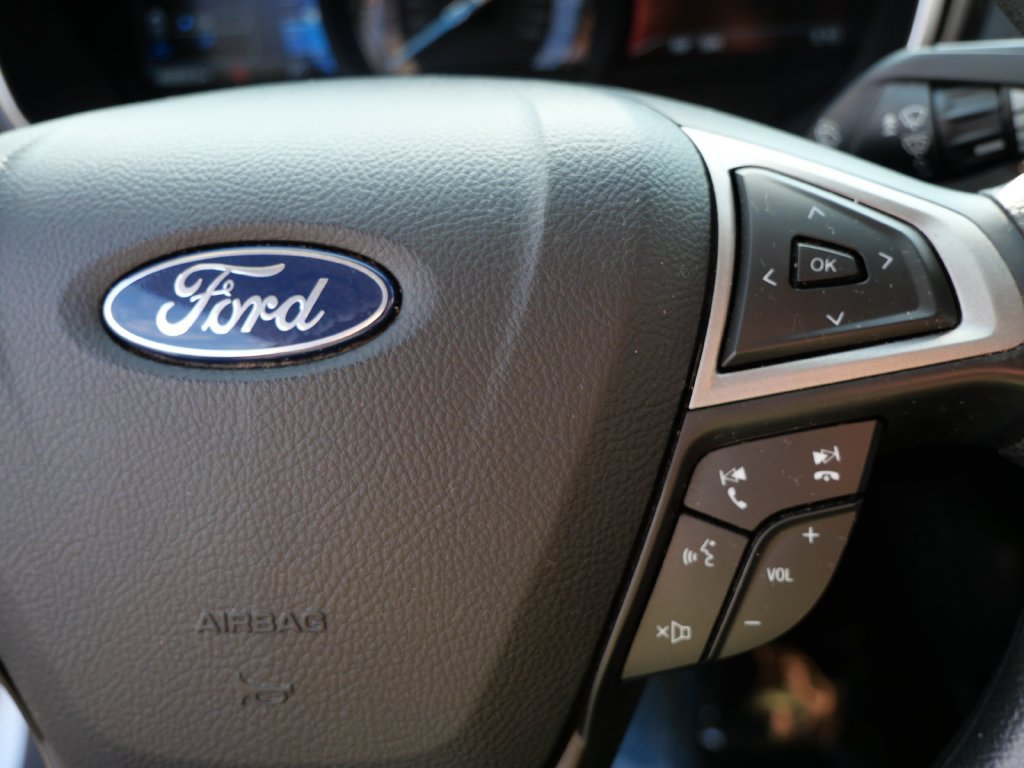 Used 2020 Ford Fusion SE FWD image 27