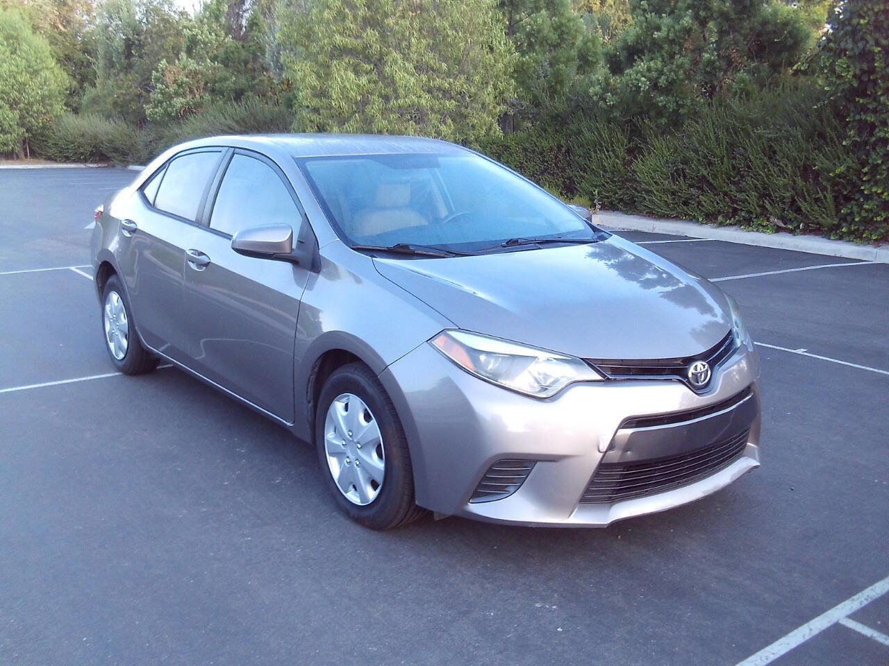 Used 2015 Toyota Corolla LE image 12