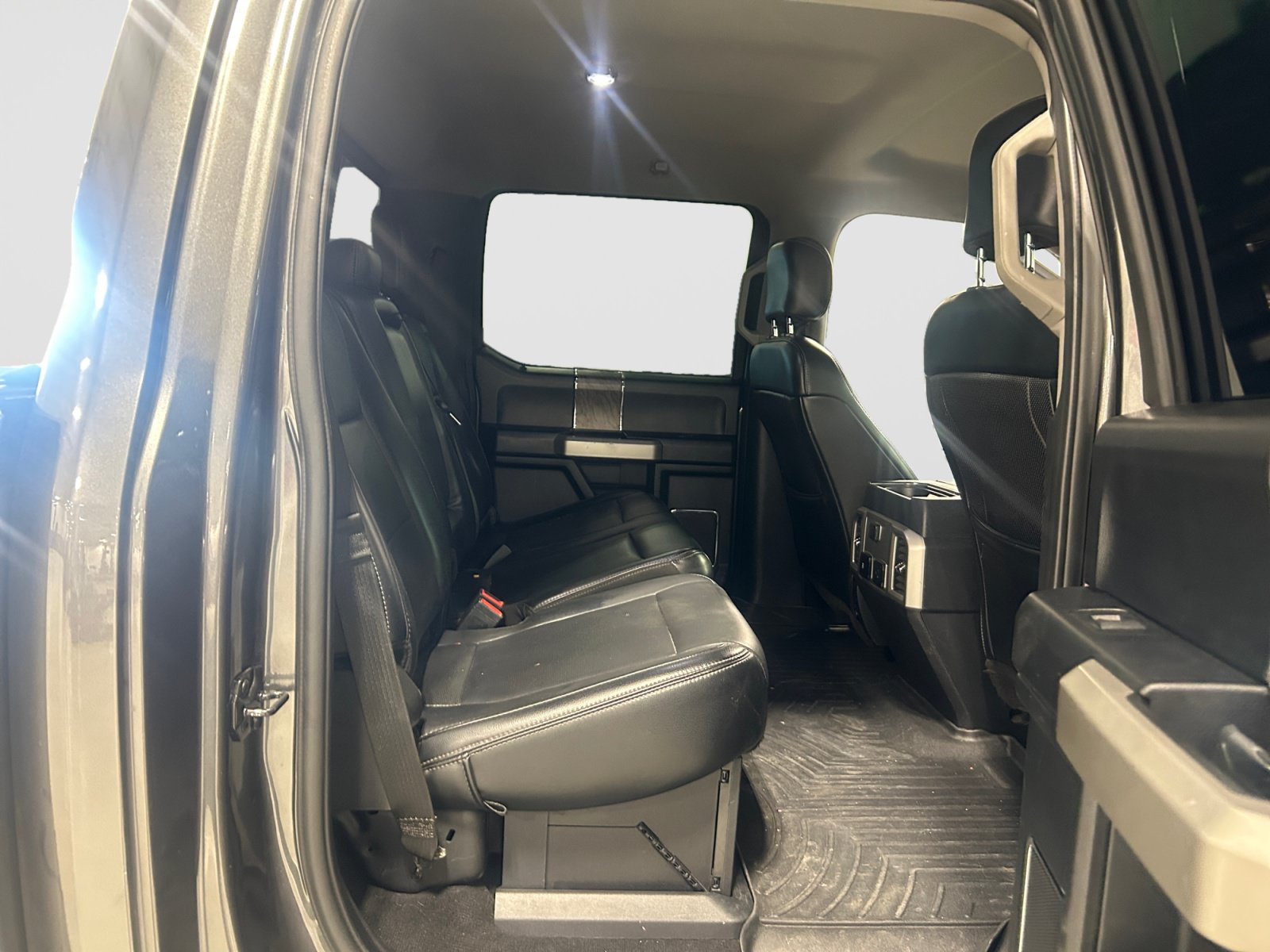 Used 2019 Ford F250 Lariat w/ Lariat Ultimate Package AWD/4WD image 13
