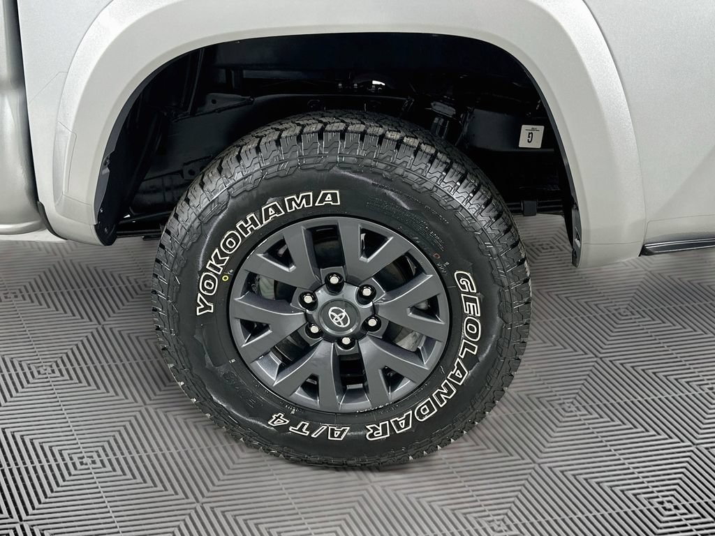 Used 2023 Toyota Tacoma SR5 w/ Black Out Package (TMS) AWD/4WD image 12