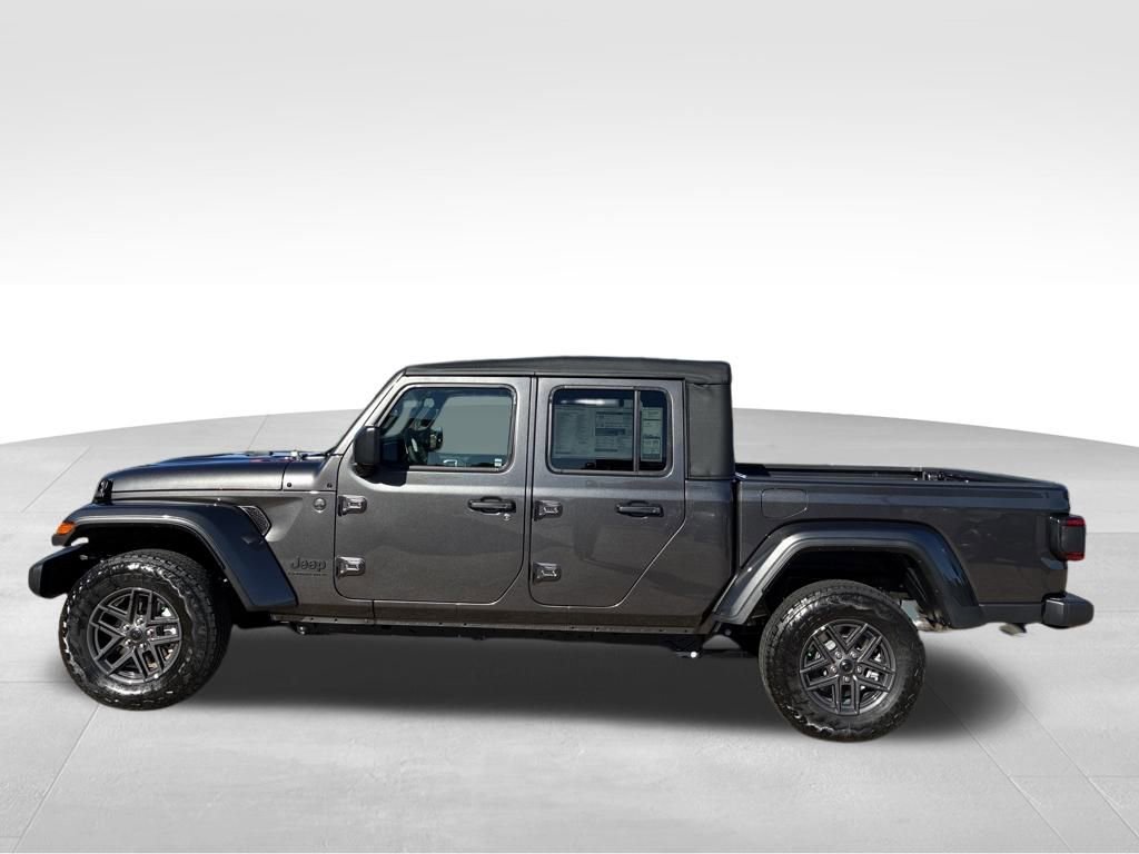 New 2025 Jeep Gladiator Sport image 2