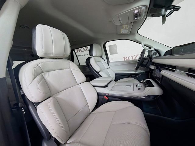 New 2026 Lincoln Navigator L Premier AWD/4WD image 33