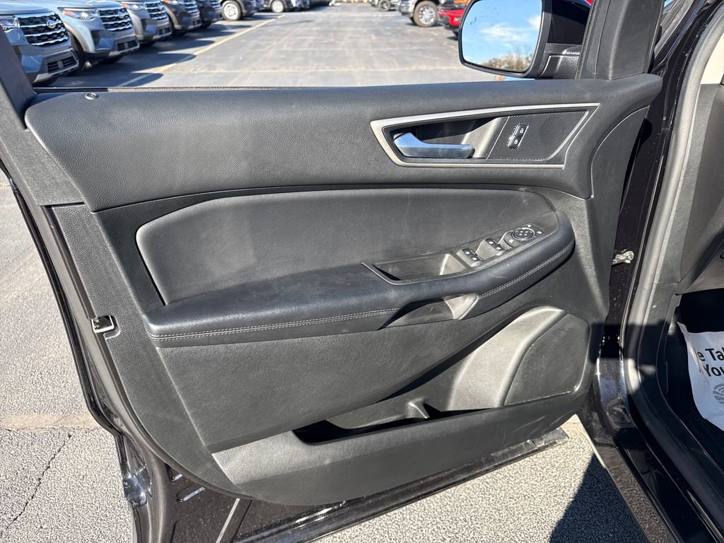 Used 2023 Ford Edge SEL image 23