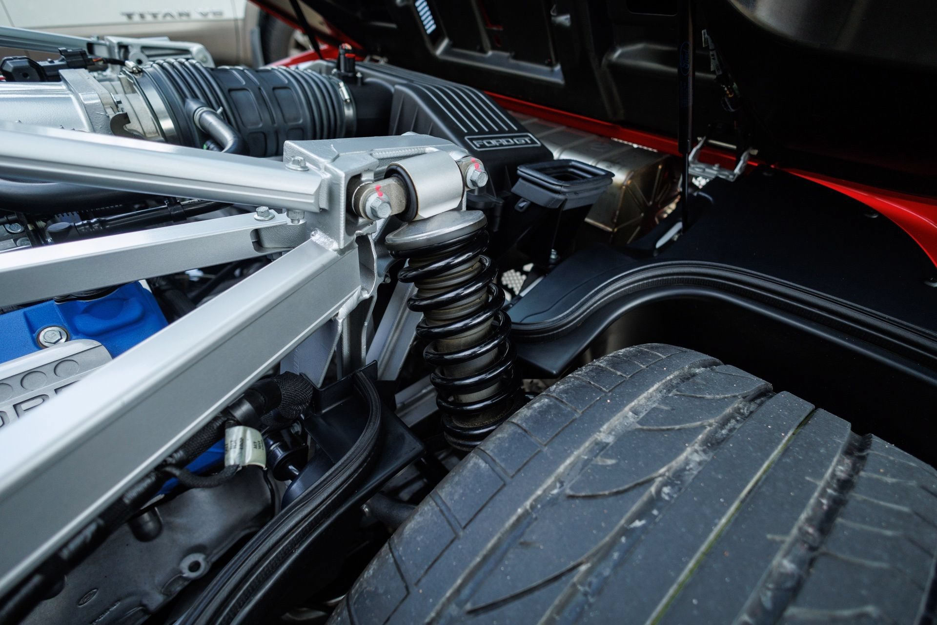 Used 2005 Ford GT RWD image 65