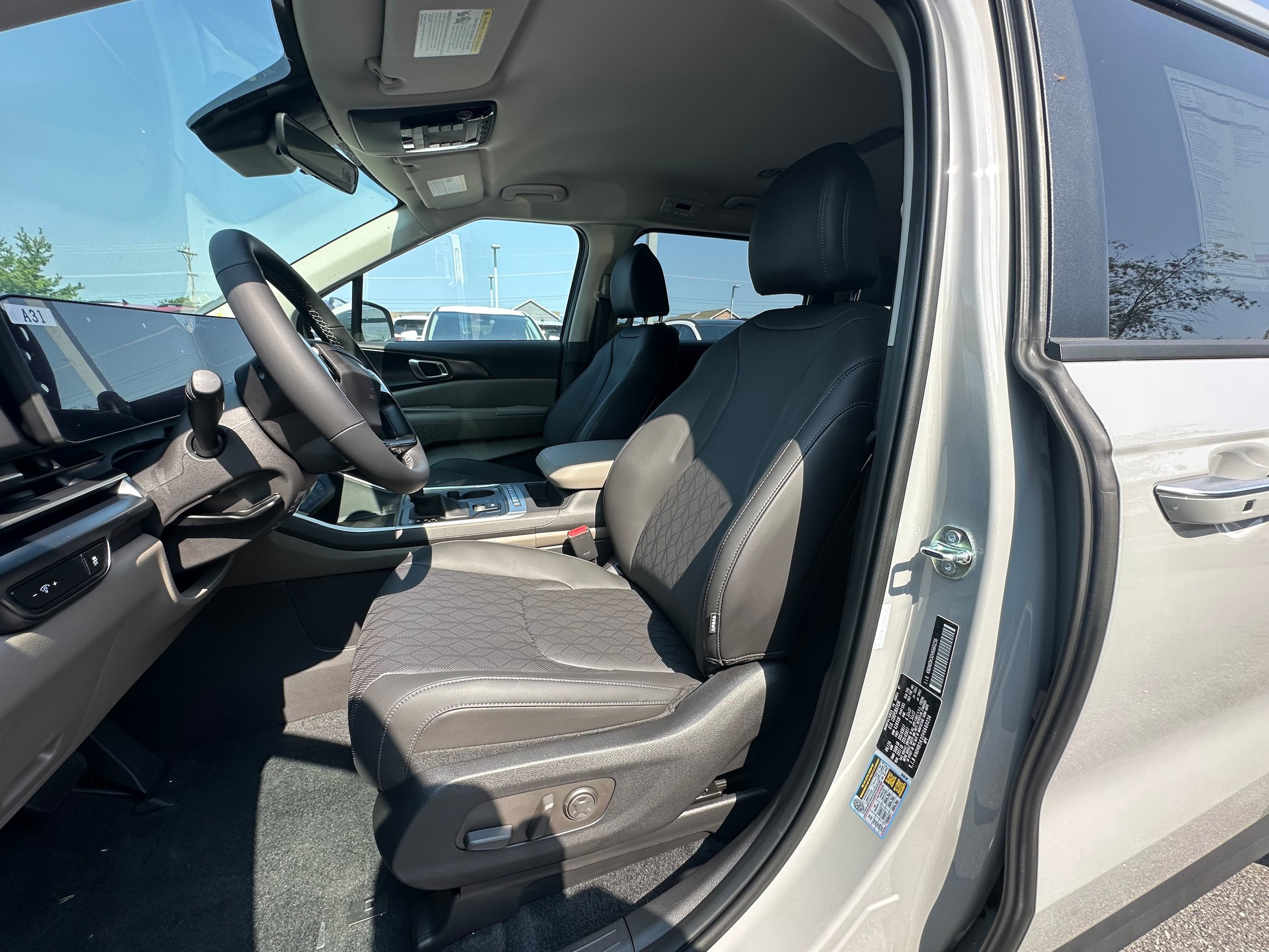 New 2027 Kia Carnival FWD image 22