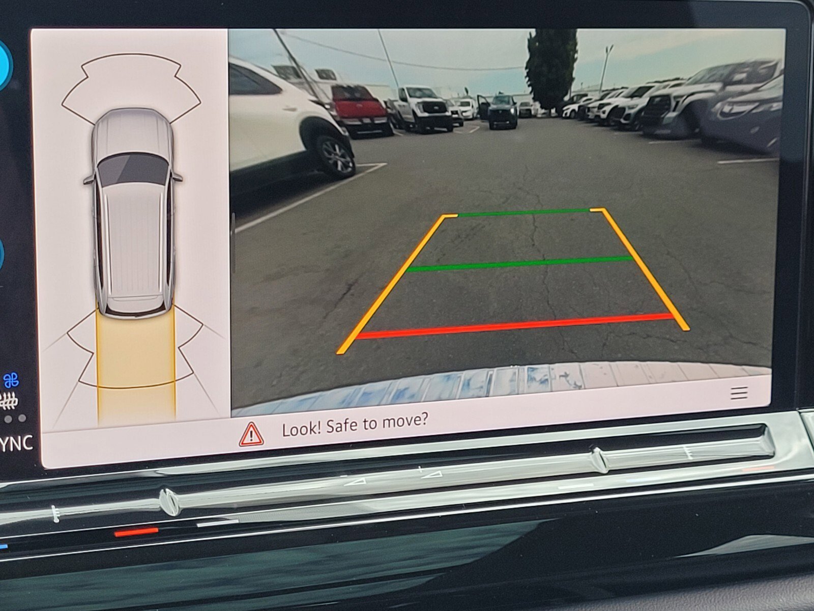New 2026 Volkswagen Atlas SE image 15