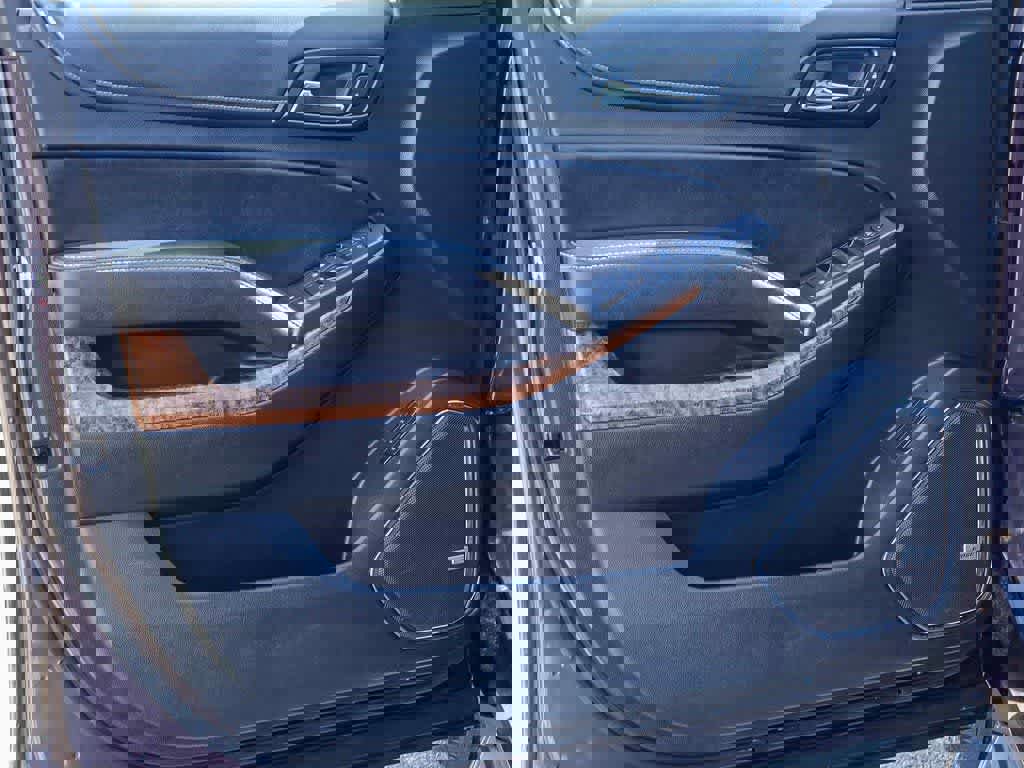 Used 2015 Chevrolet Suburban LTZ image 19