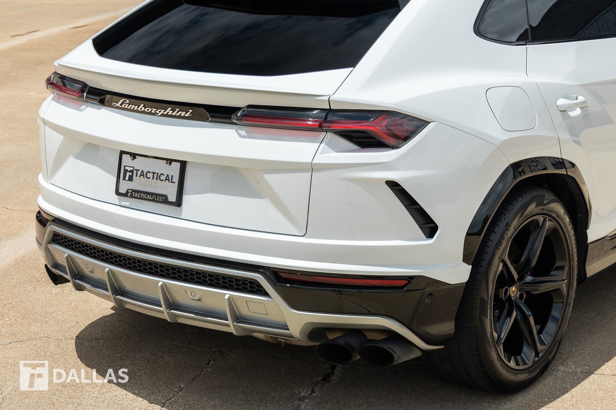 Used 2019 Lamborghini Urus AWD/4WD image 16