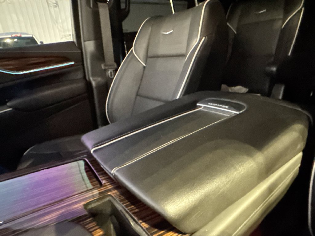 Used 2024 Cadillac Escalade ESV Premium Luxury RWD image 24