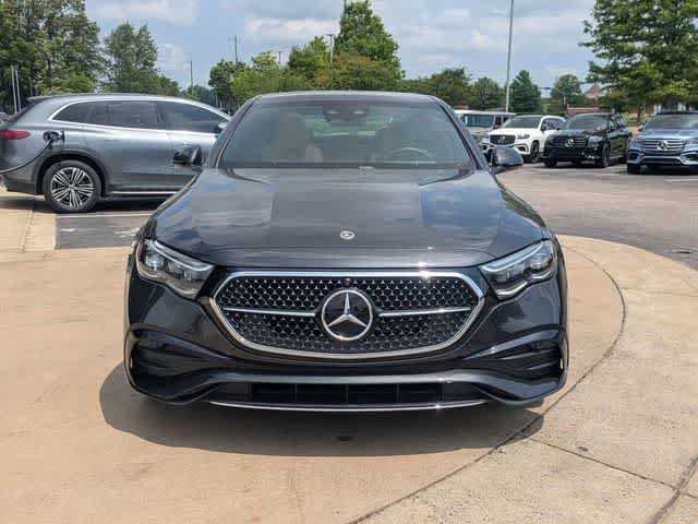 Used 2025 Mercedes-Benz E 350 4MATIC Sedan image 4