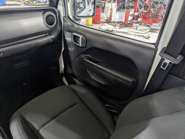 Certified 2022 Jeep Gladiator Sport AWD/4WD image 17