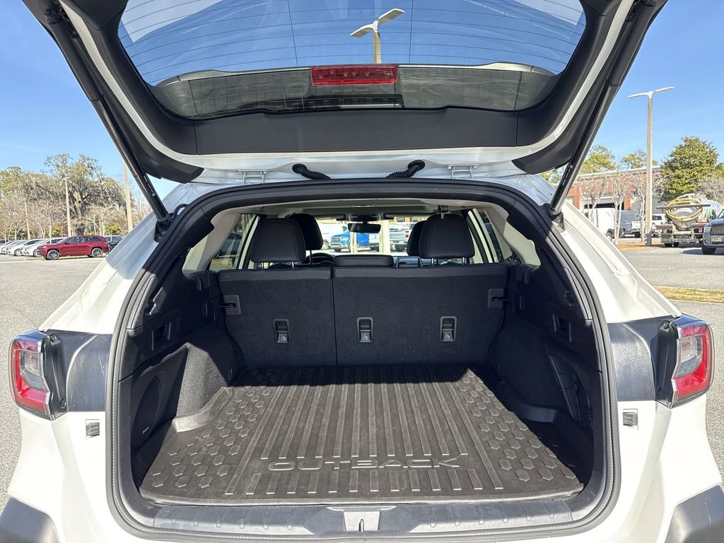 Used 2023 Subaru Outback Limited image 25