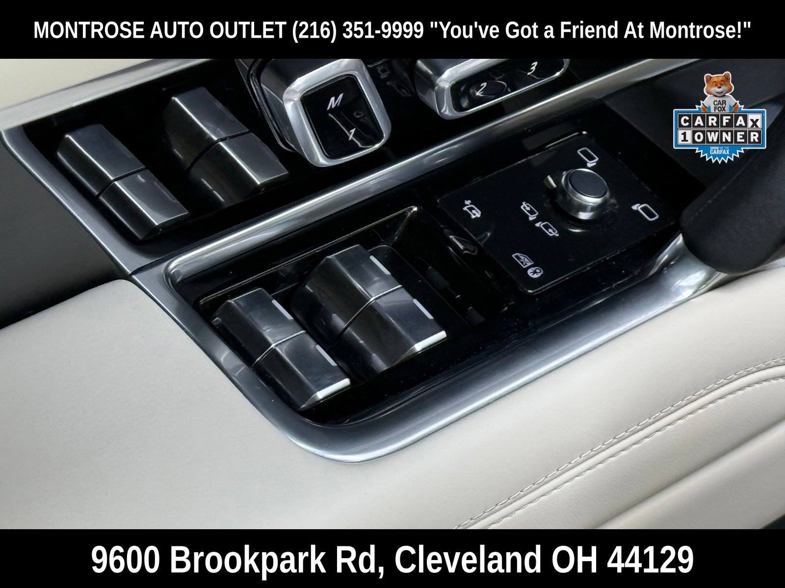 Used 2025 Land Rover Range Rover SE image 37