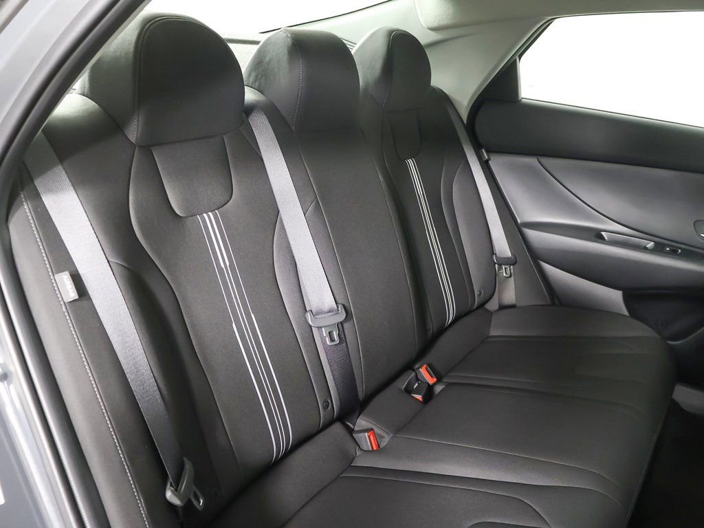 Certified 2024 Hyundai Elantra SEL image 27
