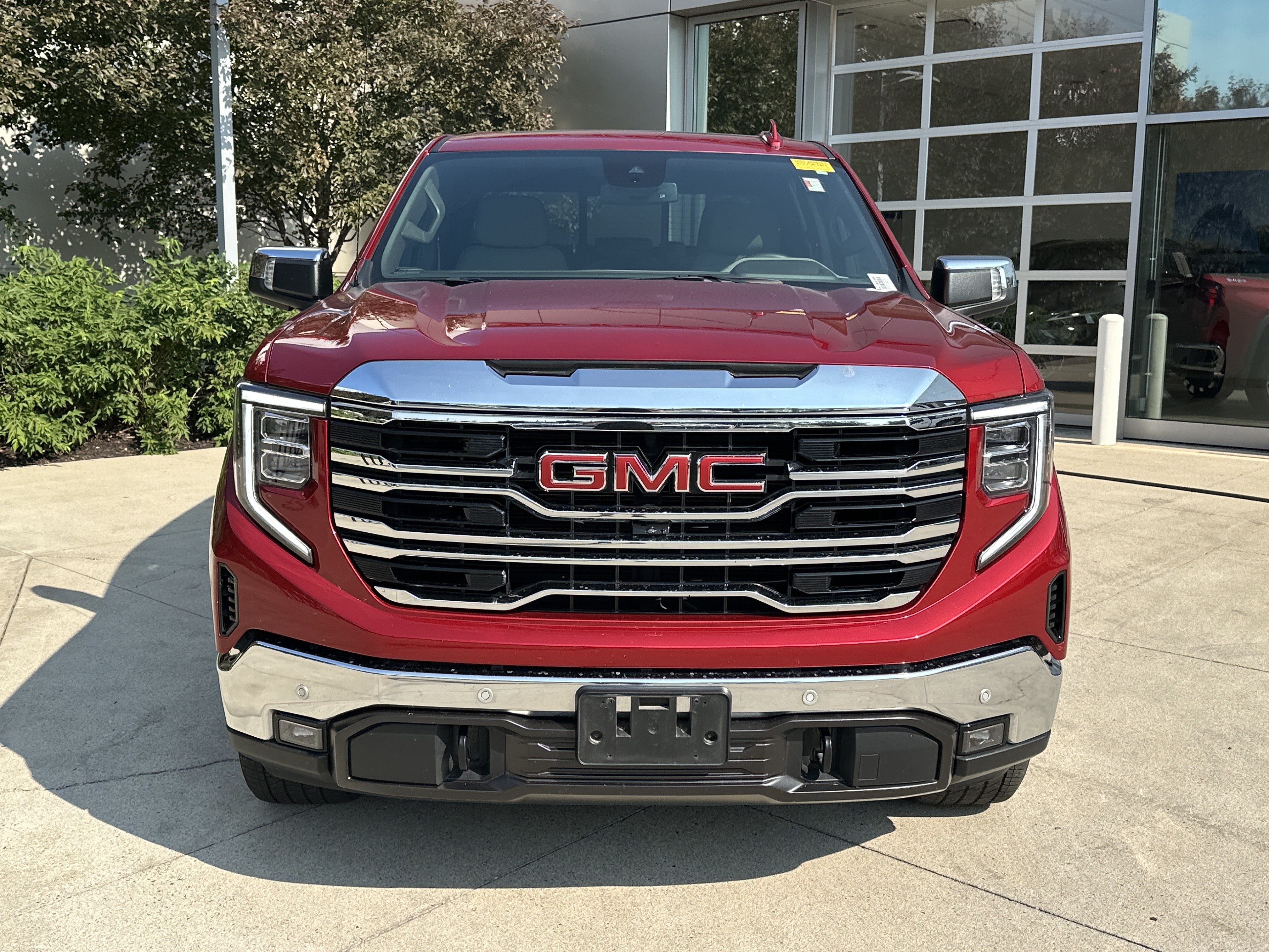 Used 2024 GMC Sierra 1500 SLT w/ SLT Premium Plus Package AWD/4WD image 5