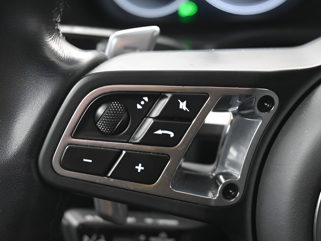 Certified 2022 Porsche Cayenne Turbo S AWD/4WD image 21