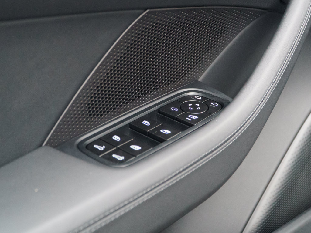 Used 2026 Porsche Panamera 4 AWD/4WD image 16
