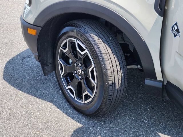 Certified 2025 Ford Bronco Sport Outer Banks w/ Outer Banks Tech Package+ AWD/4WD image 32
