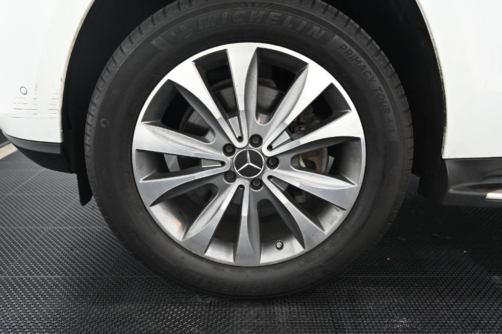 Used 2016 Mercedes-Benz GL 320 BlueTEC 4MATIC w/ Premium I Package image 46