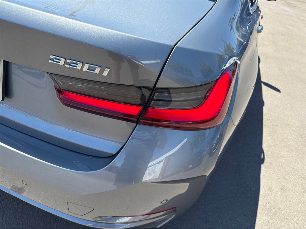 New 2025 BMW 330i Sedan w/ Convenience Package image 17