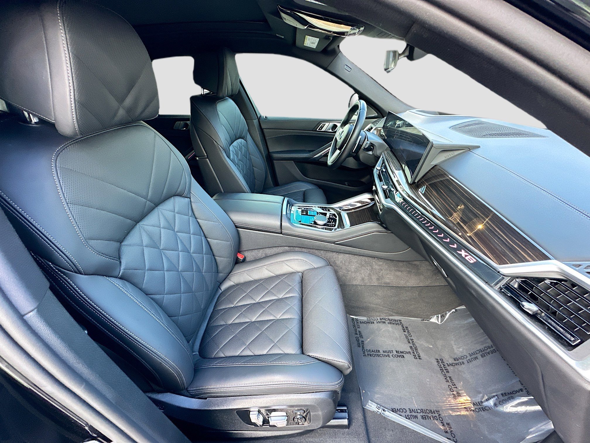 Used 2025 BMW X6 xDrive40i w/ Climate Comfort Package image 35