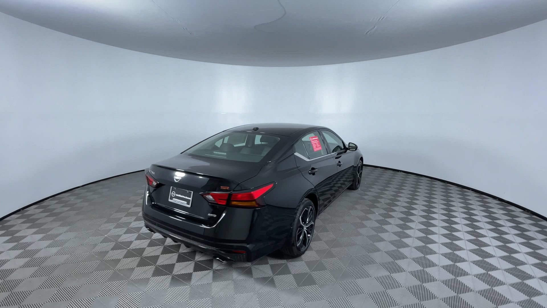 Used 2025 Nissan Altima 2.5 SR AWD/4WD image 8
